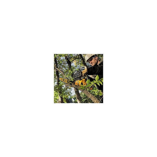 Motosierra 12" Sin Carbones (BRUSHLESS) 20V MAX* (incl. batería 5.0Ah y cargador)